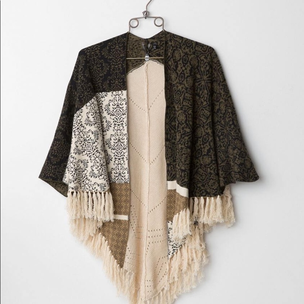 BKE Wallpaper Poncho